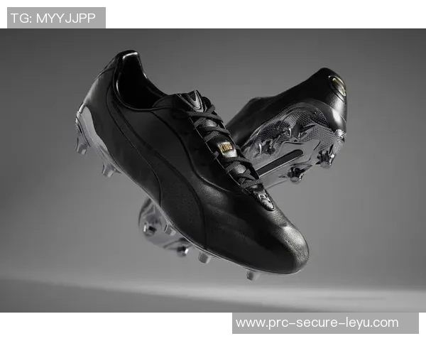 黑色皮足球鞋的魅力与性能解析助你在球场上尽显风采